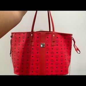 MCM
Large Liz Reversible Visetos Shopper NWTS